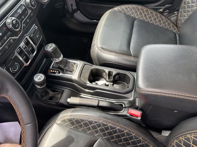 Used 2023 Jeep Wrangler Unlimited Sahara AWD/4WD image 17