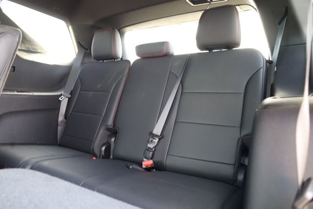 Used 2025 Chevrolet Traverse Z71 w/ Driver Confidence Package image 29