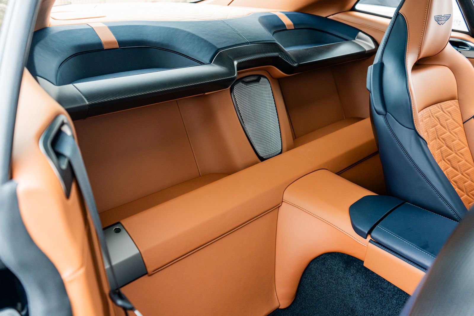 Used 2025 Aston Martin Vanquish image 37