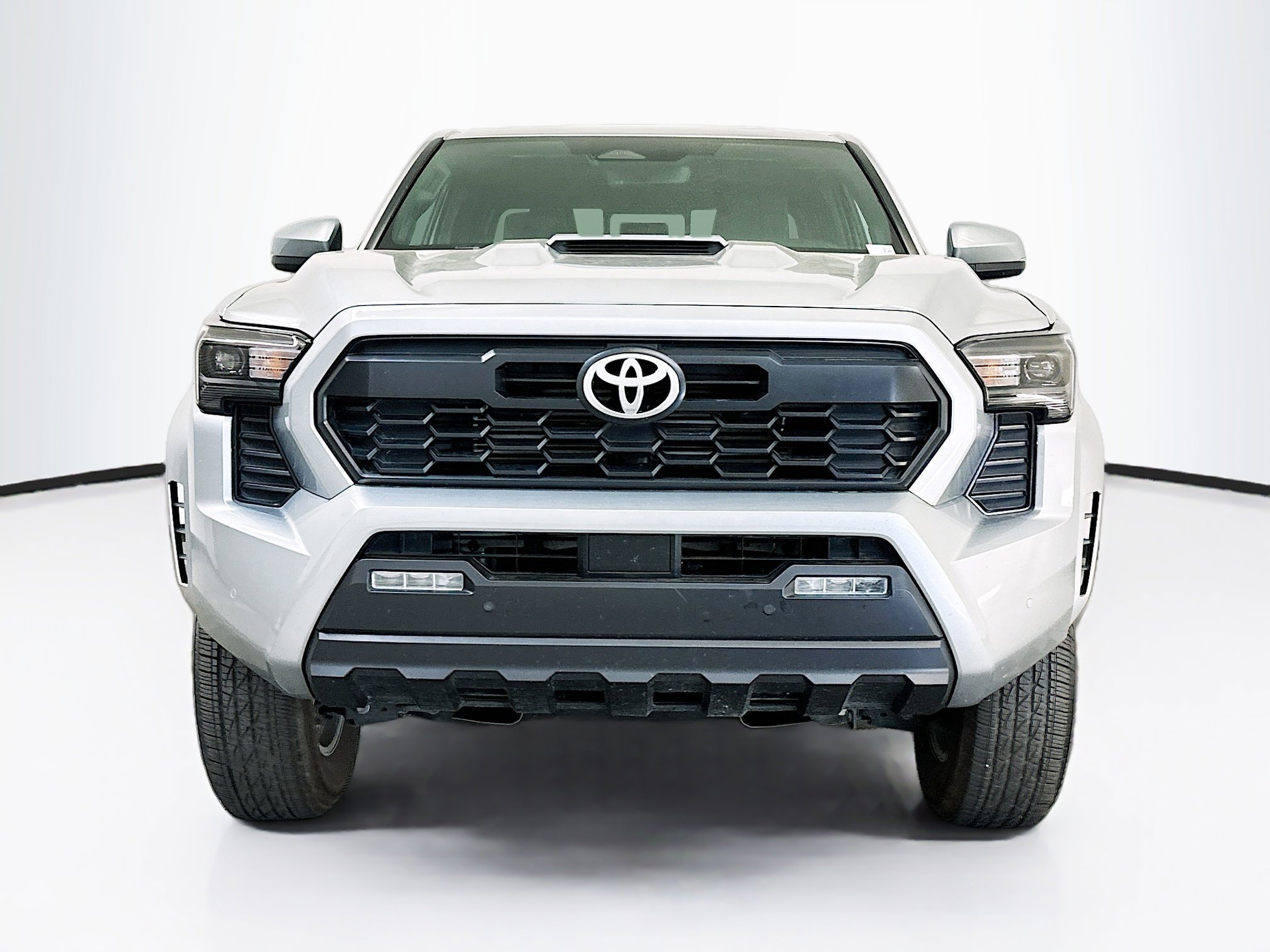 Used 2025 Toyota Tacoma TRD Sport w/ TRD Sport Upgrade Package image 2