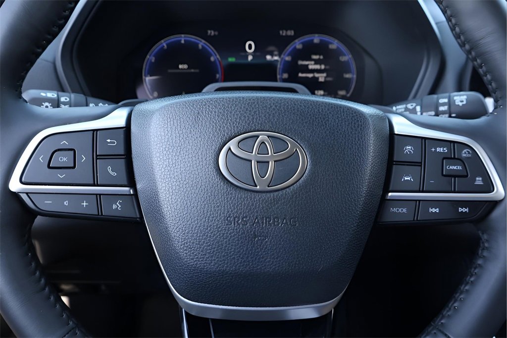 Certified 2025 Toyota Grand Highlander AWD image 17