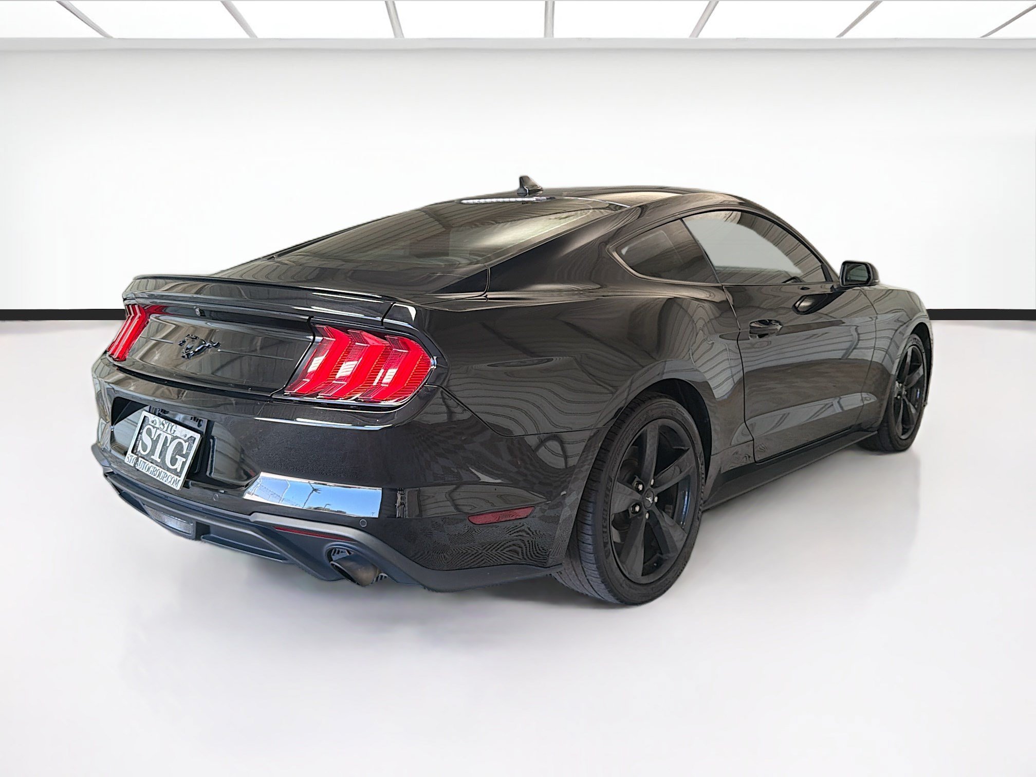 Used 2021 Ford Mustang Premium w/ Equipment Group 201A RWD image 4