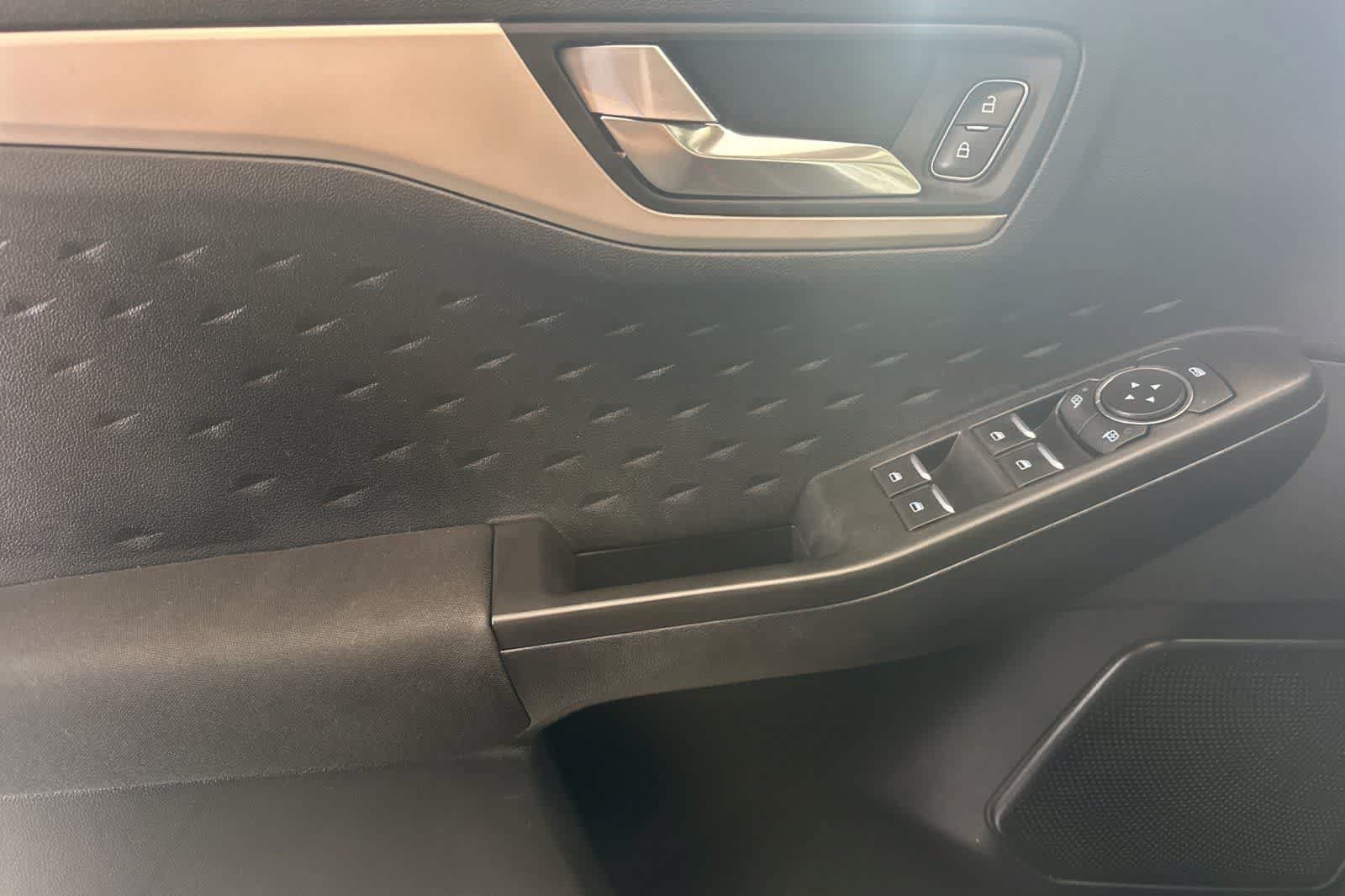 Used 2020 Ford Escape SE AWD/4WD image 12