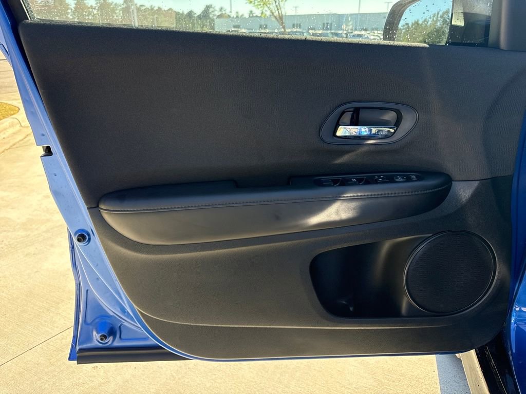 Used 2022 Honda HR-V Sport image 14