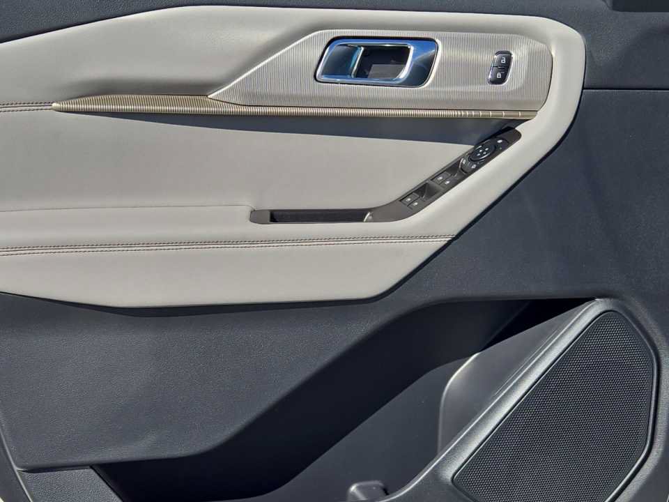 New 2027 Ford Explorer Active RWD image 10
