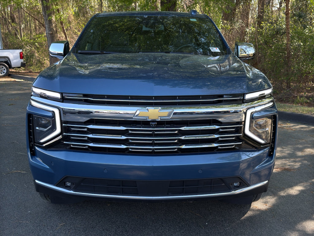 Used 2025 Chevrolet Suburban Premier image 2