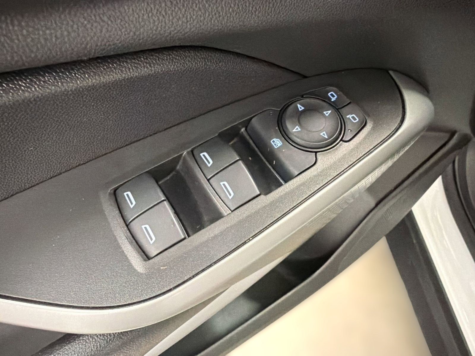 Used 2024 Chevrolet Trax RS w/ Driver Confidence Package image 19
