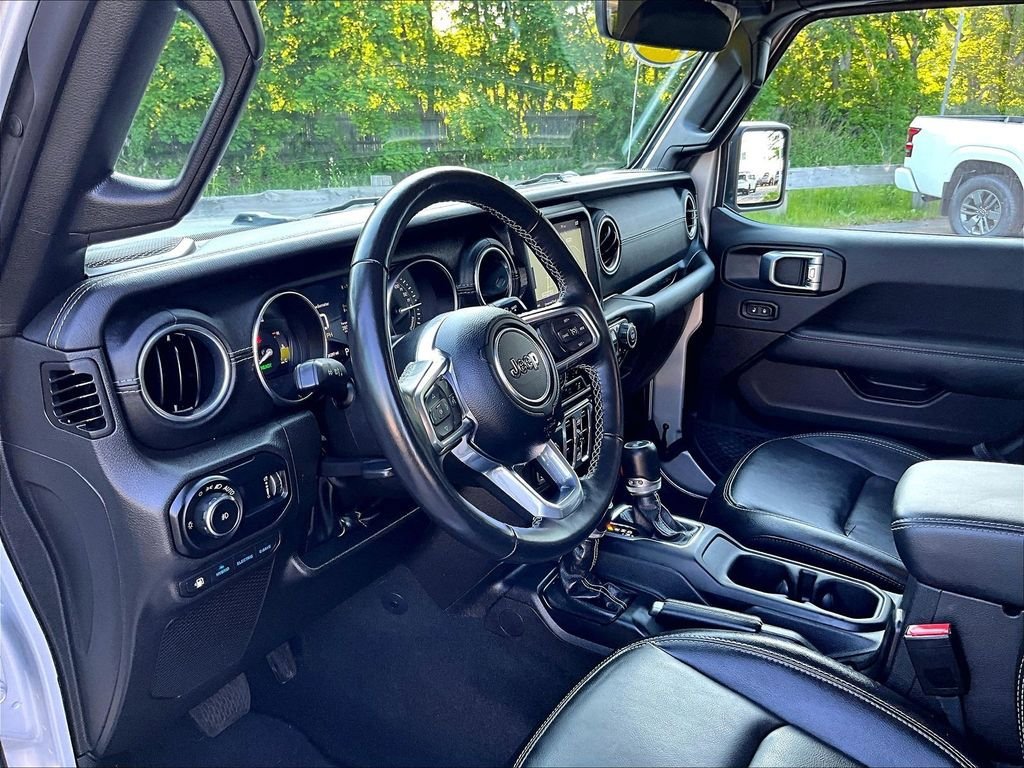 Used 2023 Jeep Wrangler Unlimited Sahara w/ Cold Weather Group AWD/4WD image 8