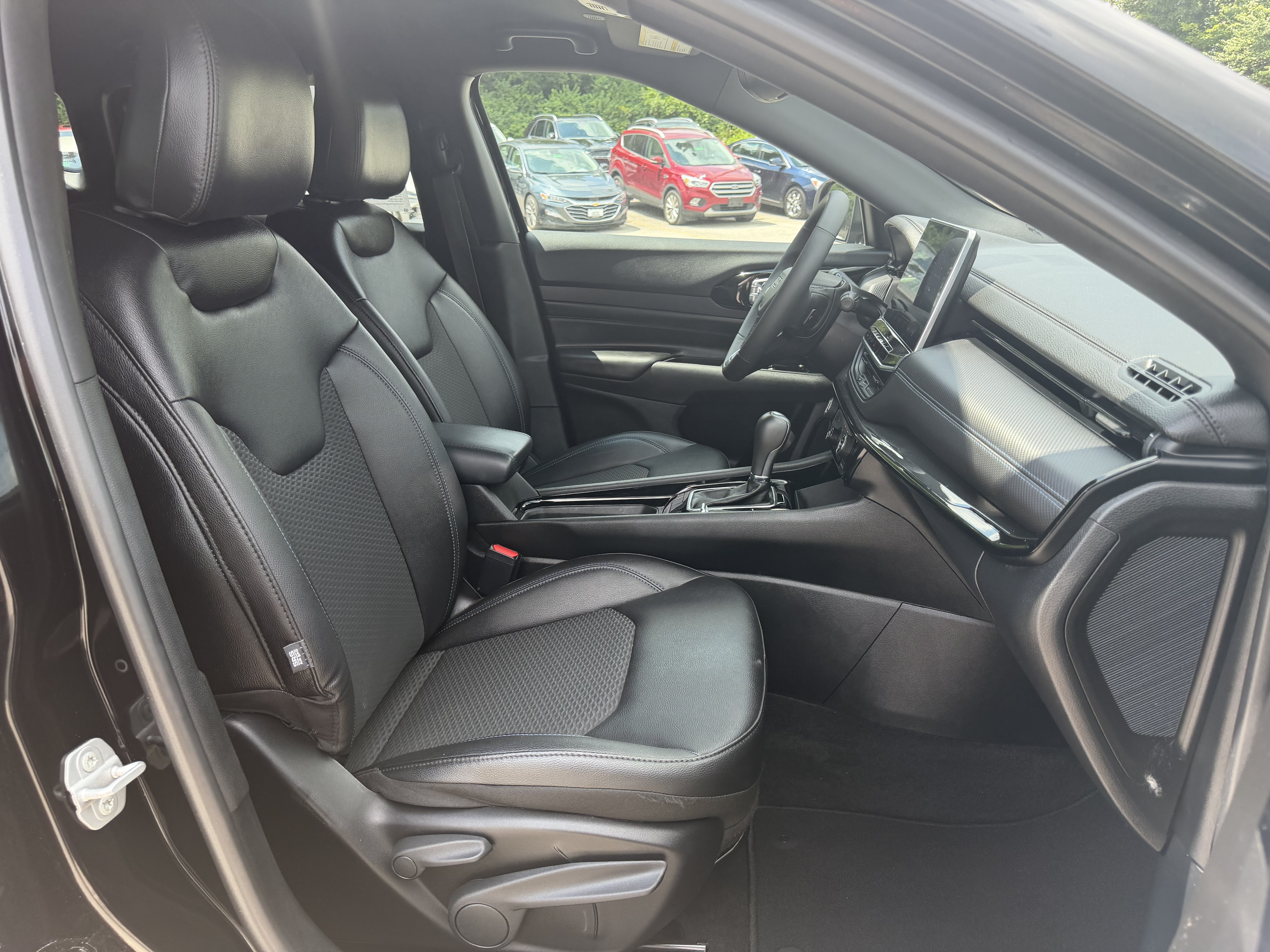 Used 2025 Jeep Compass Latitude w/ Altitude Special Edition AWD/4WD image 11