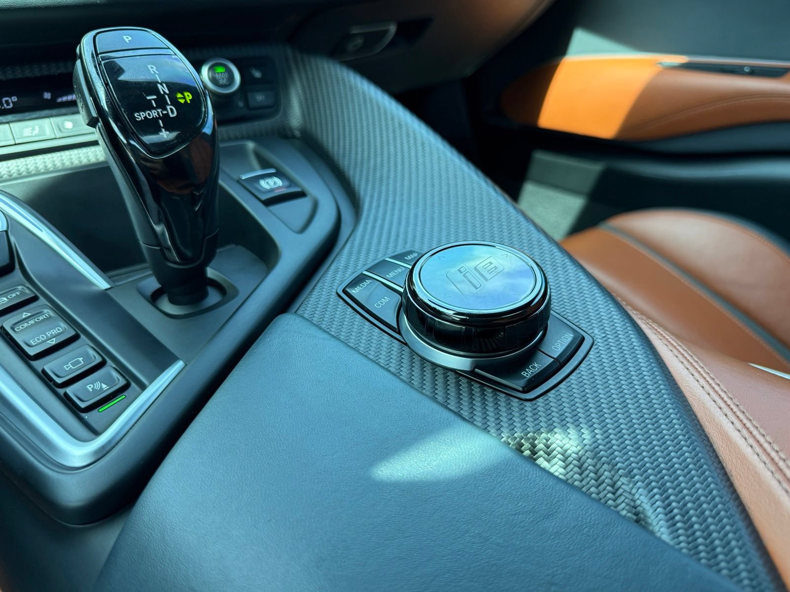 Used 2019 BMW i8 Roadster AWD/4WD image 38