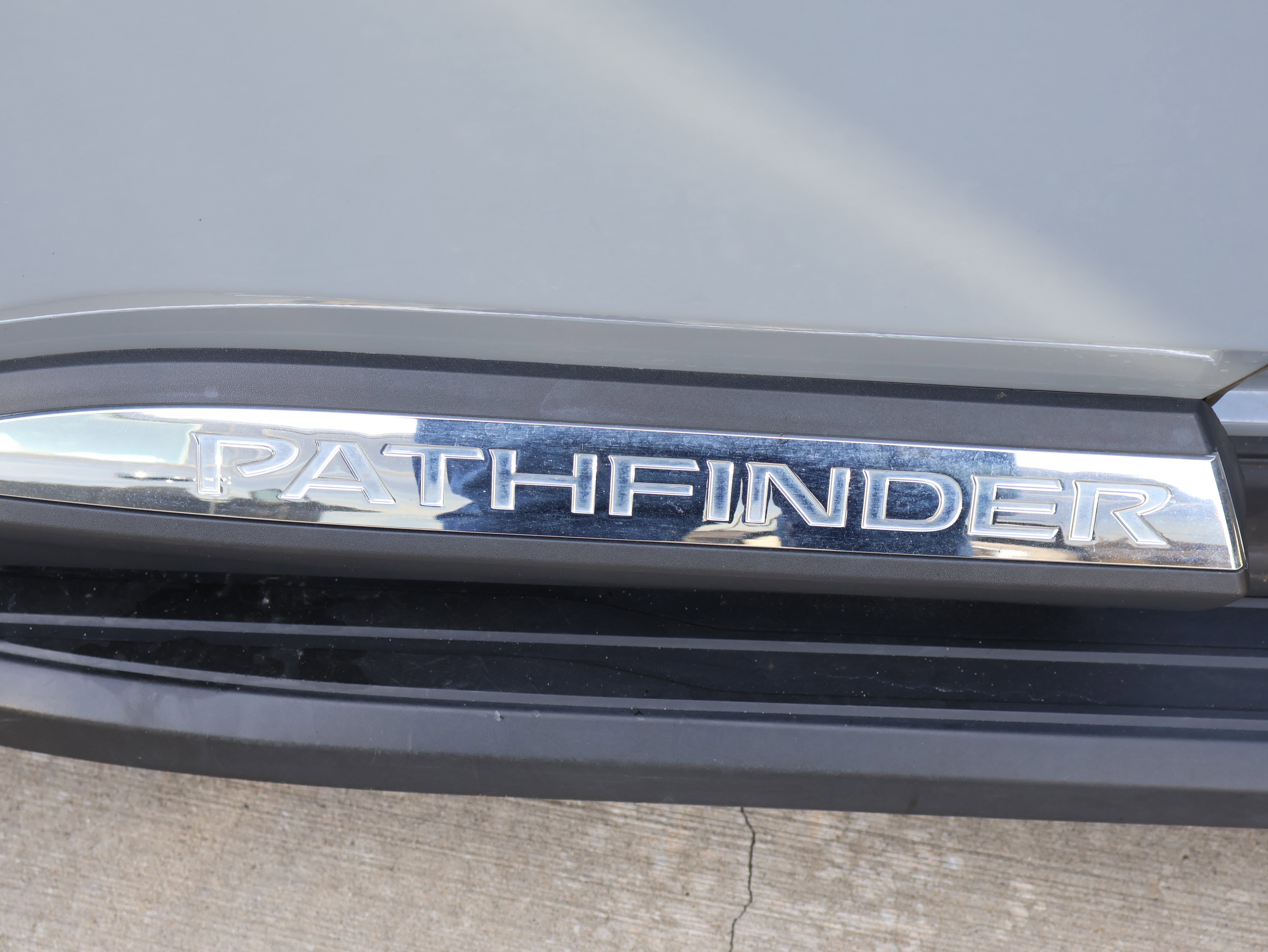 Used 2023 Nissan Pathfinder Platinum w/ Lighting Package (N93) image 8