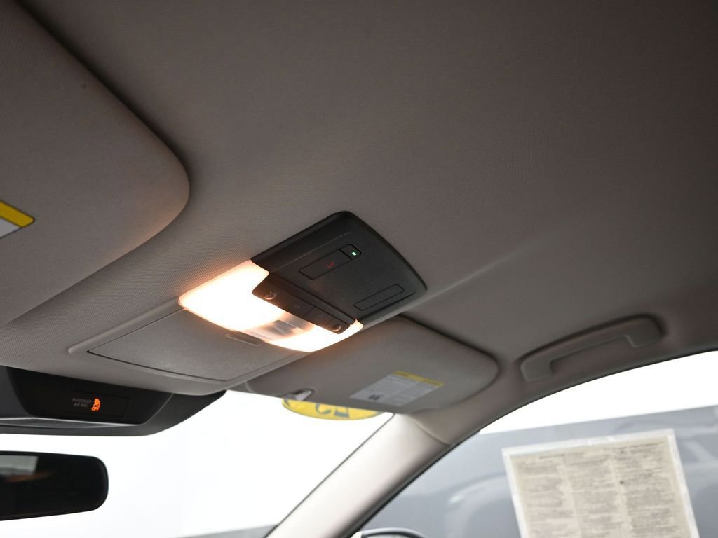 Used 2025 Nissan Pathfinder SV AWD/4WD image 36