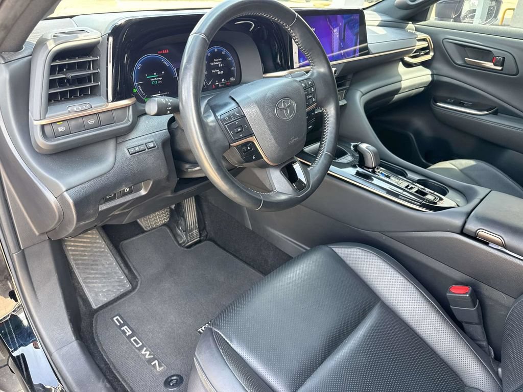 Used 2024 Toyota Crown AWD/4WD image 36