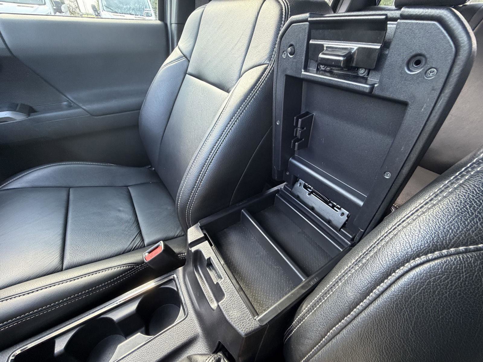 Used 2021 Toyota Tacoma TRD Sport AWD/4WD image 15