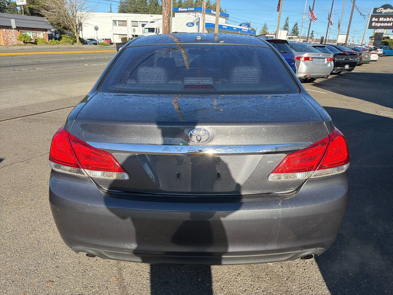 Used 2011 Toyota Avalon Limited image 4