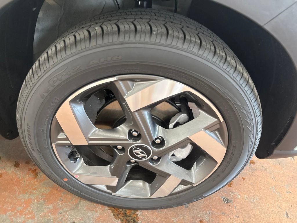 New 2026 Hyundai Venue SEL FWD image 11