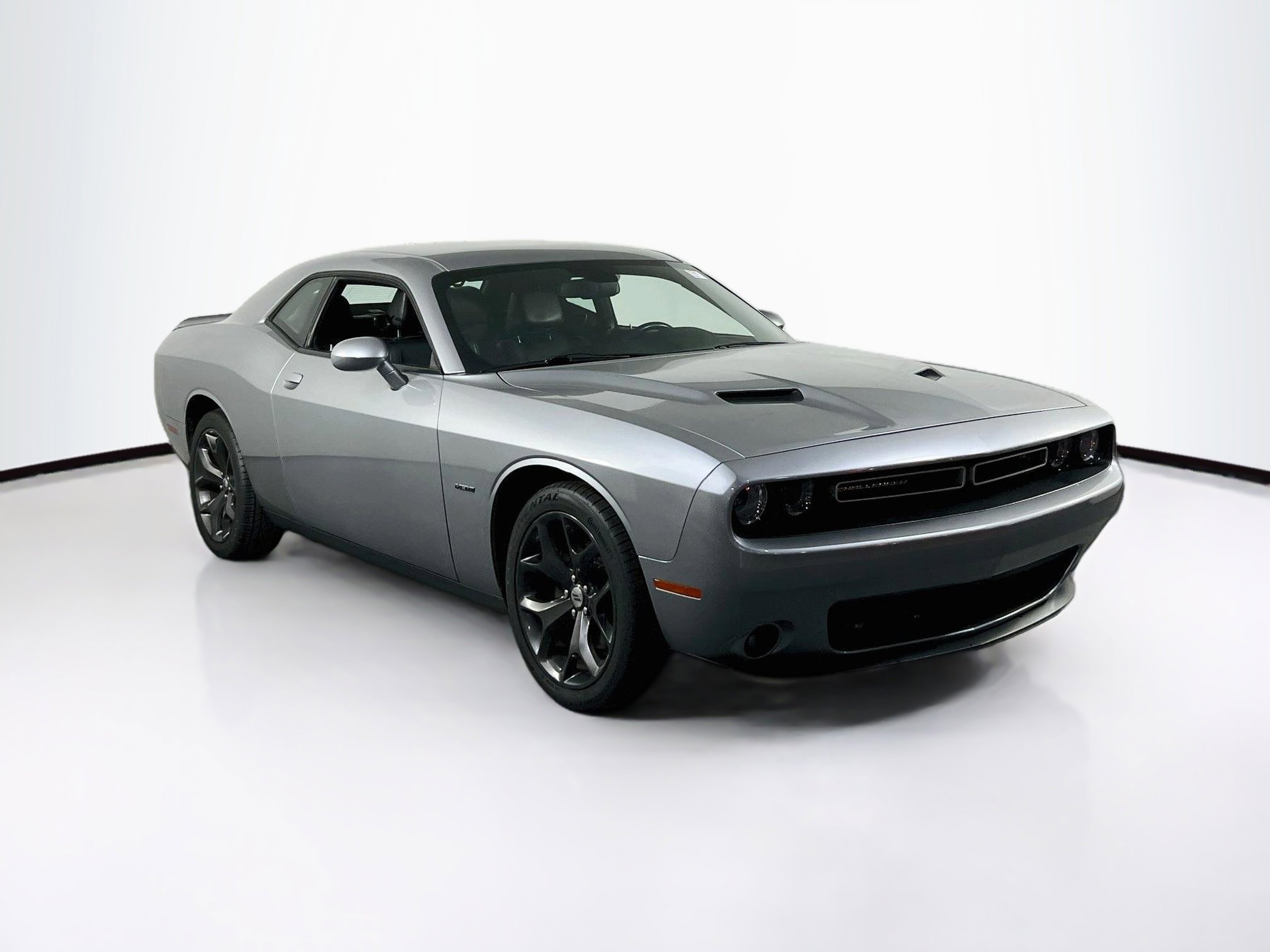 Used 2018 Dodge Challenger R/T Plus RWD image 3