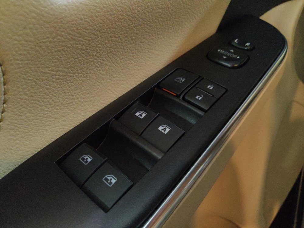 Used 2017 Toyota Camry XLE w/ Moonroof Package image 27