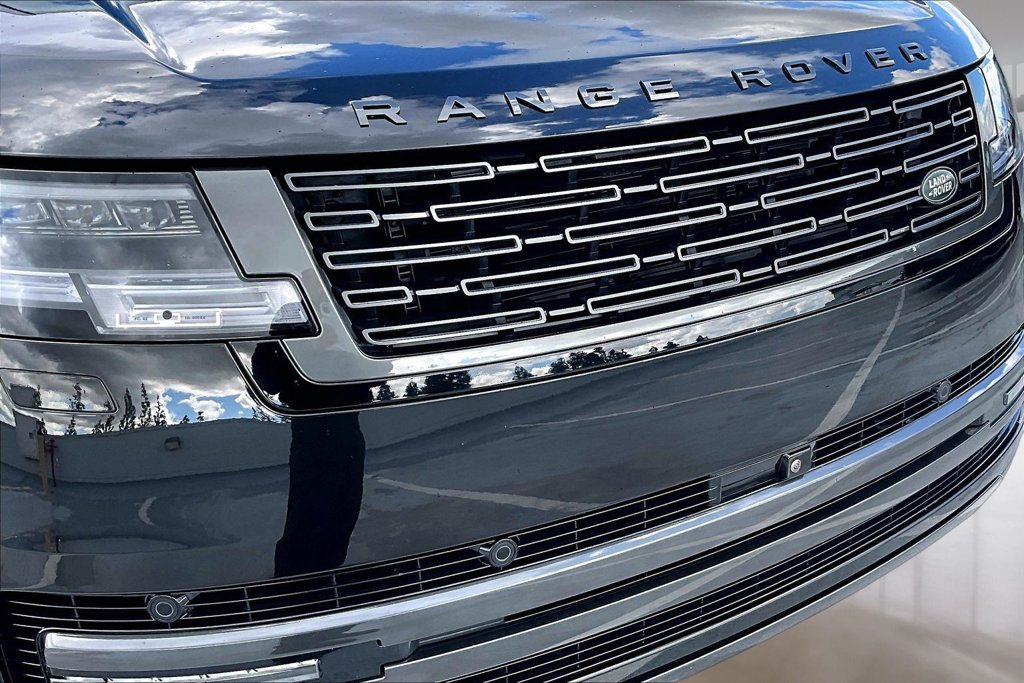 Used 2025 Land Rover Range Rover SE AWD/4WD image 31