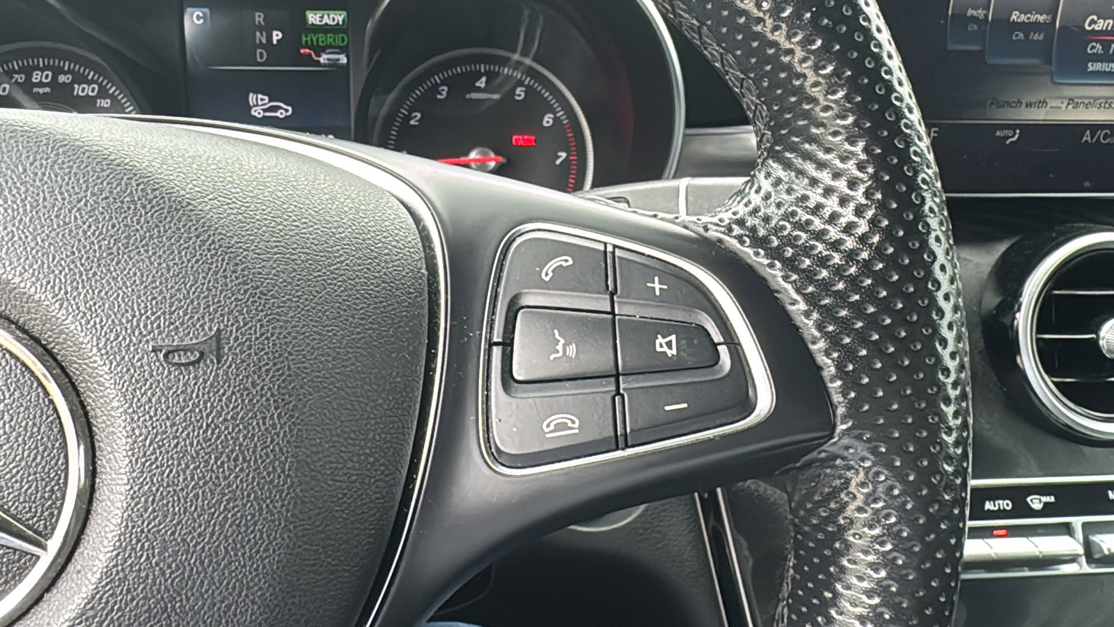 Used 2019 Mercedes-Benz GLC 350e 4MATIC image 24
