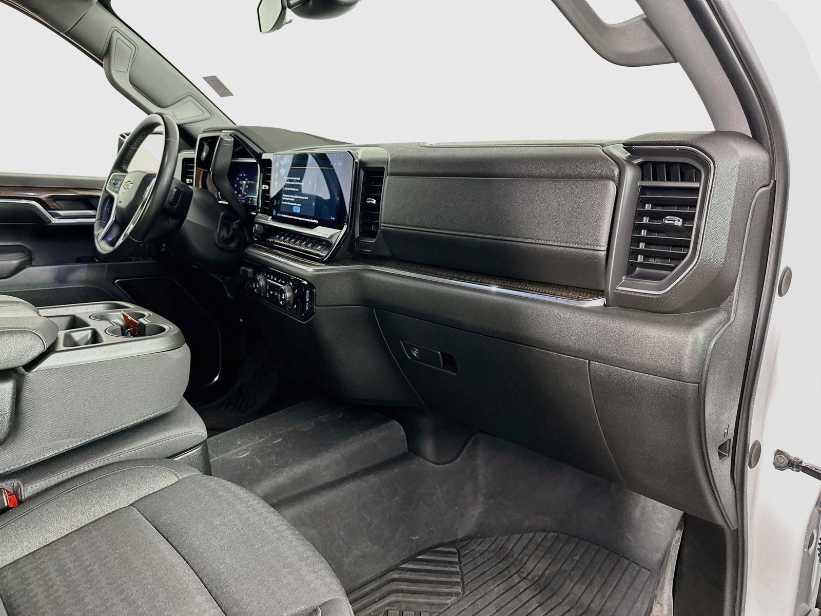Used 2024 Chevrolet Silverado 1500 LT AWD/4WD image 30