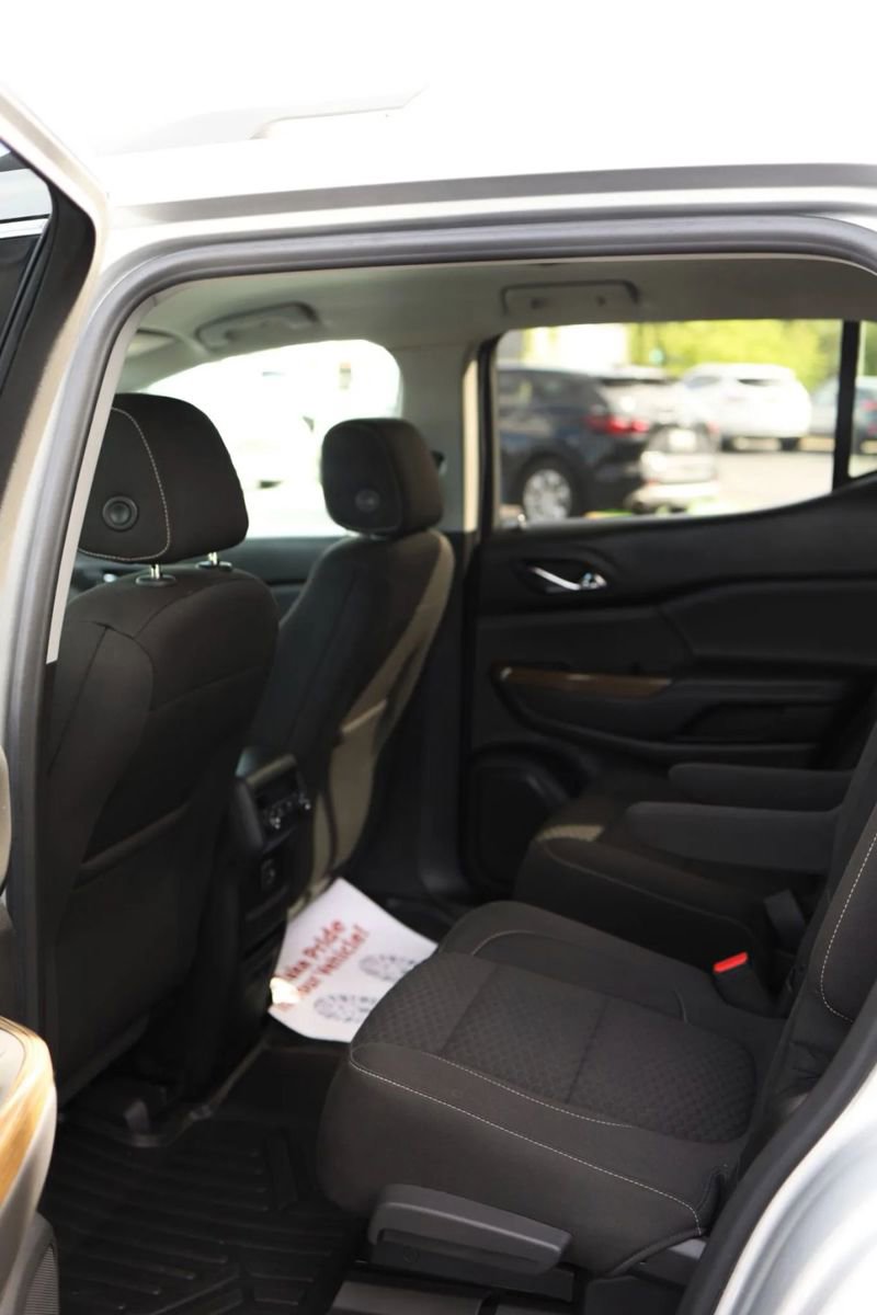 Used 2018 GMC Acadia SLE image 22