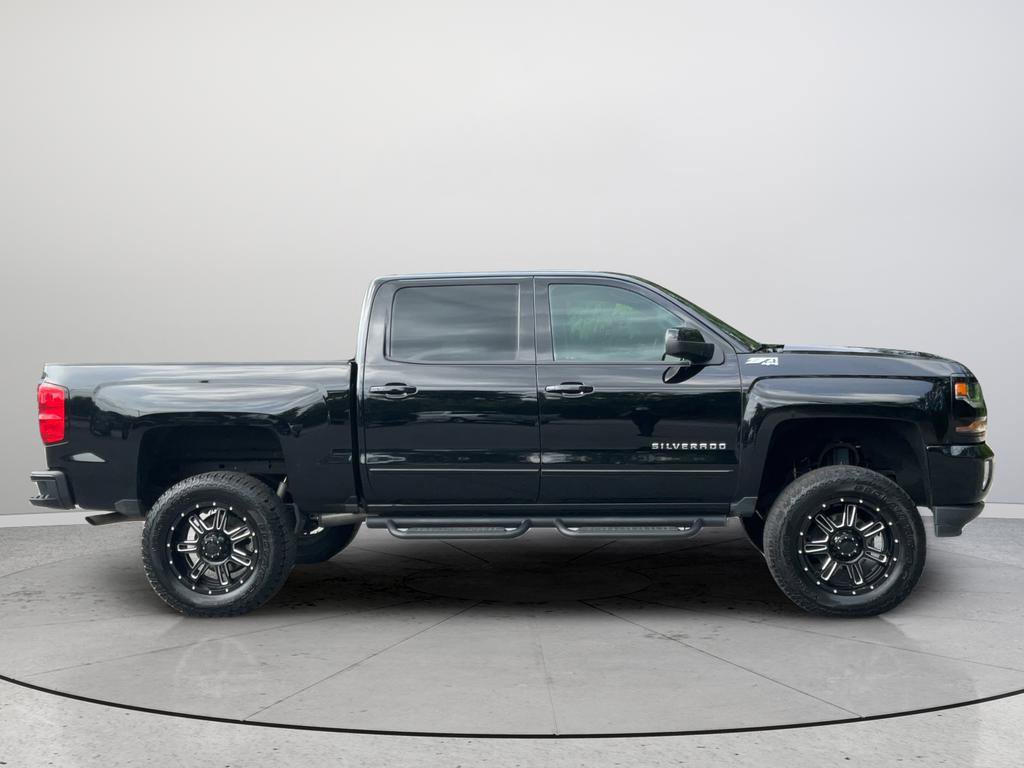 Used 2018 Chevrolet Silverado 1500 LT w/ All Star Edition AWD/4WD image 6