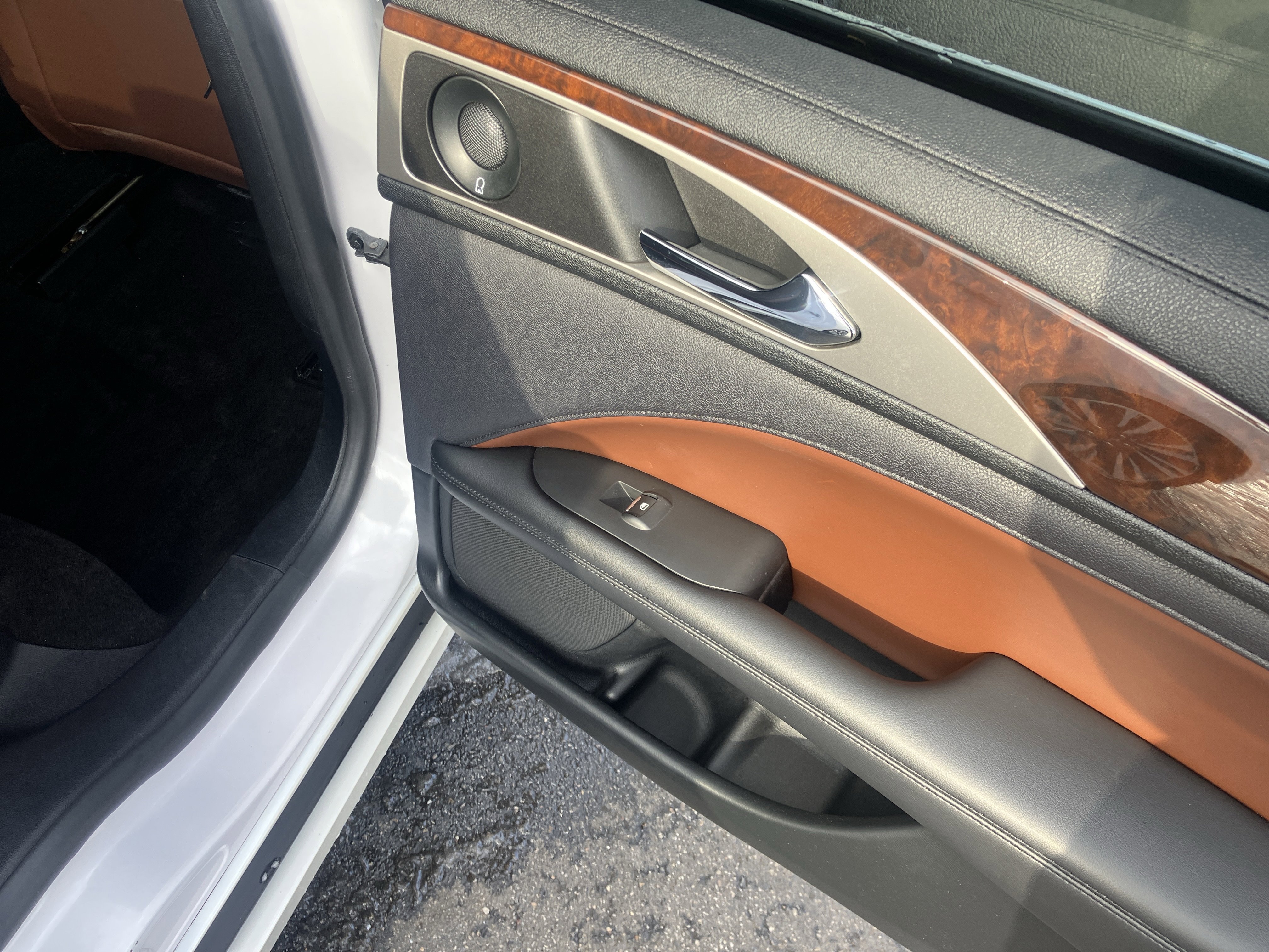 Used 2020 Lincoln MKZ Reserve image 12