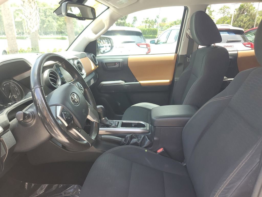 Used 2019 Toyota Tacoma SR5 RWD image 22