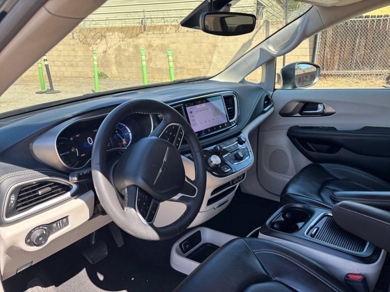 Used 2023 Chrysler Pacifica Touring-L FWD image 36