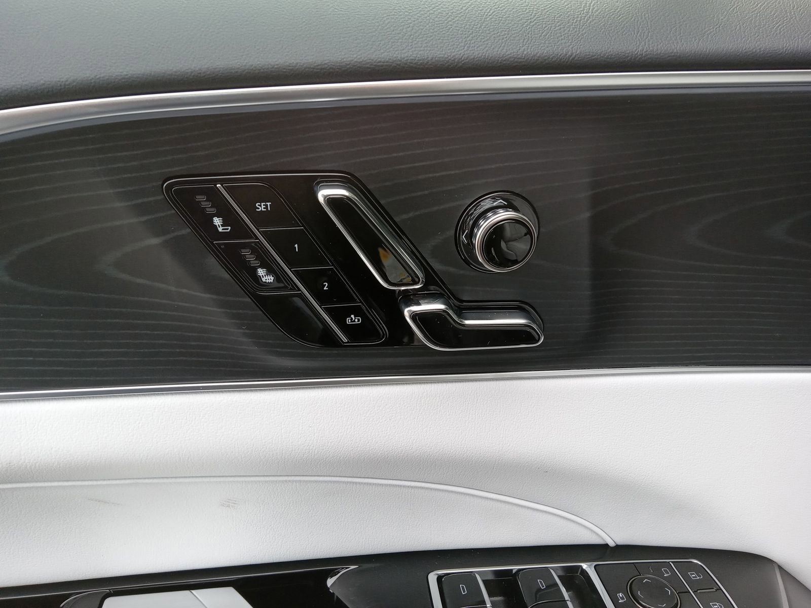 New 2026 Cadillac Lyriq Sport image 14