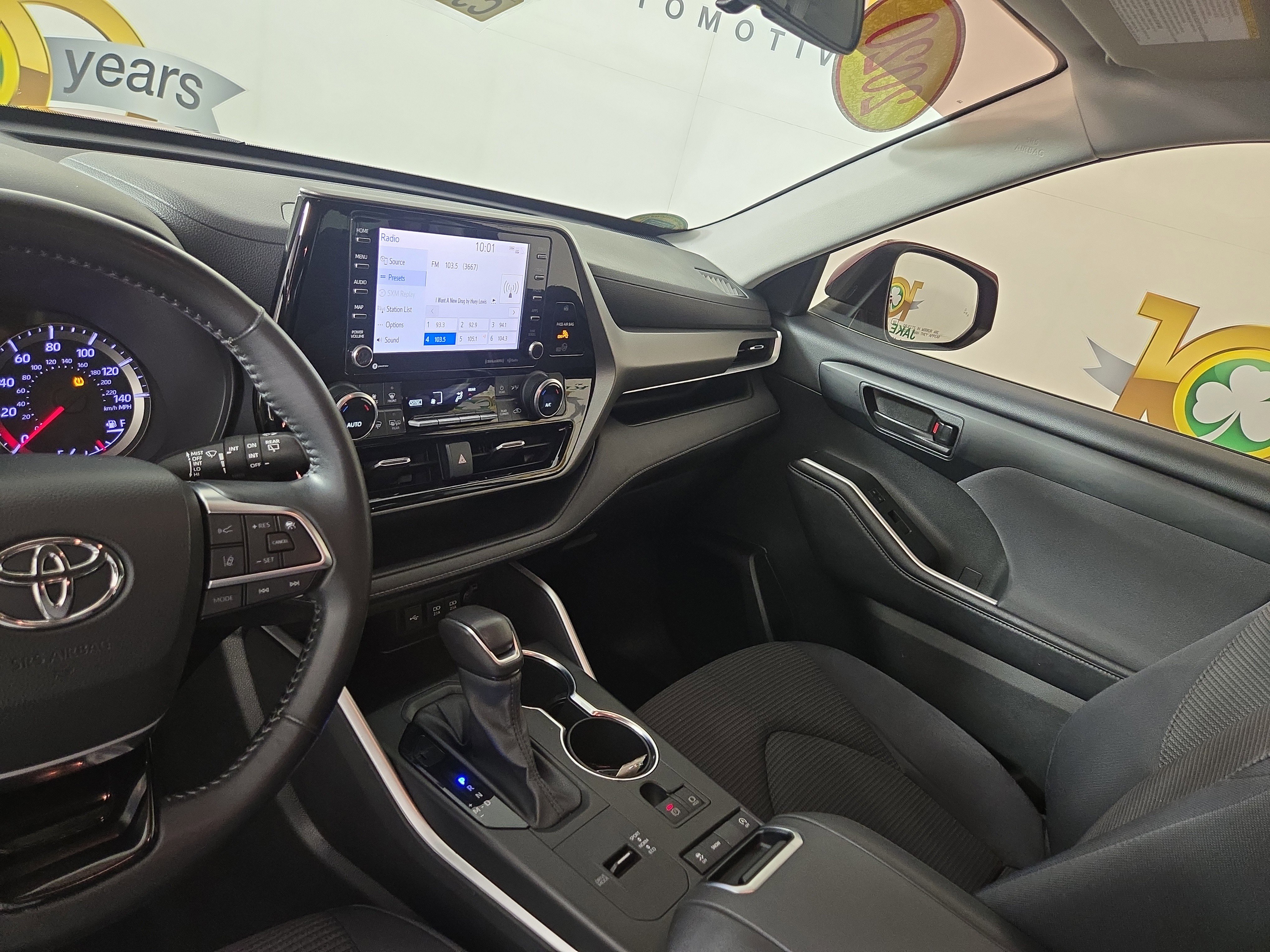 Used 2020 Toyota Highlander LE FWD image 25