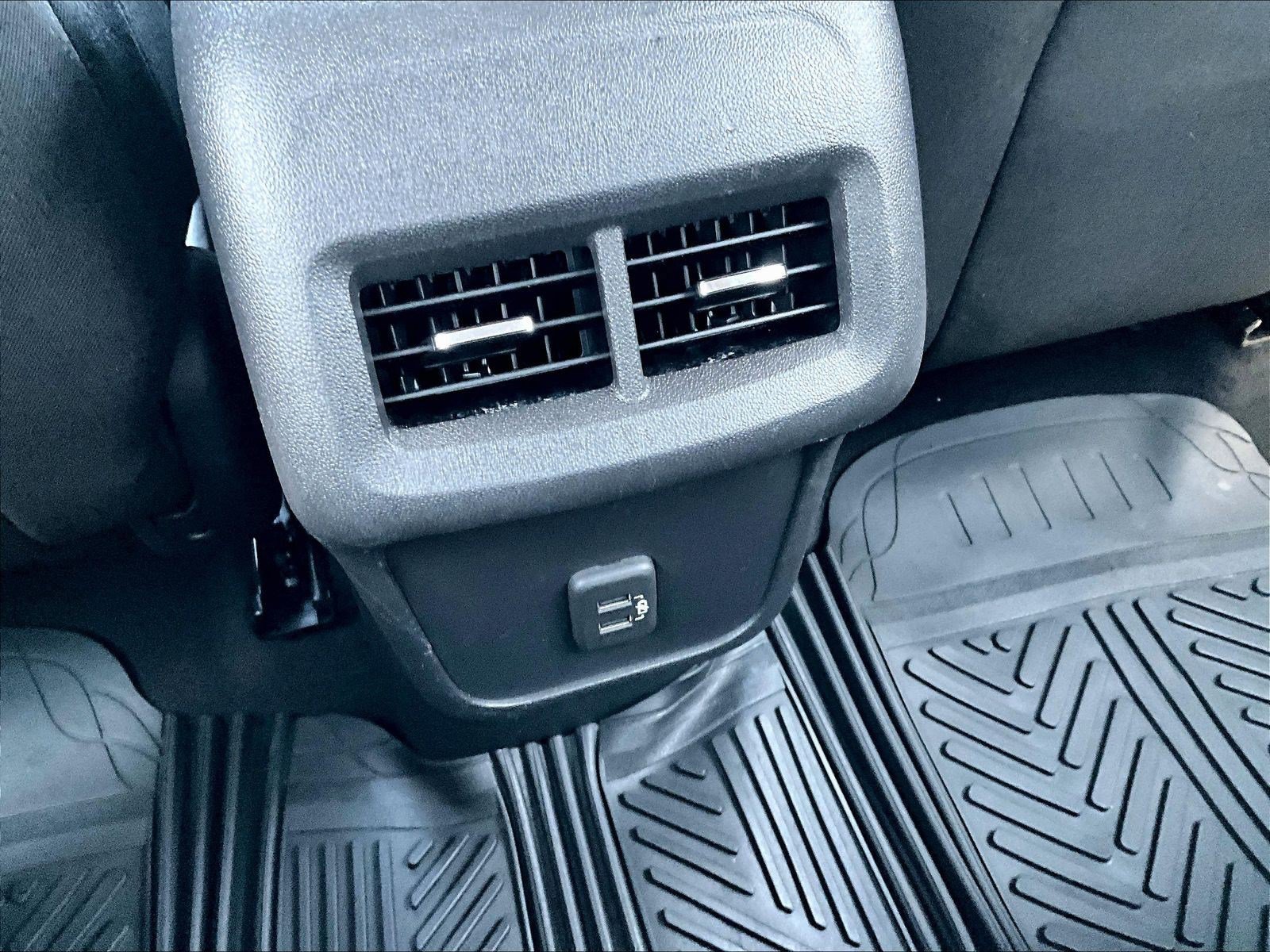 Used 2019 Chevrolet Equinox LT FWD image 10