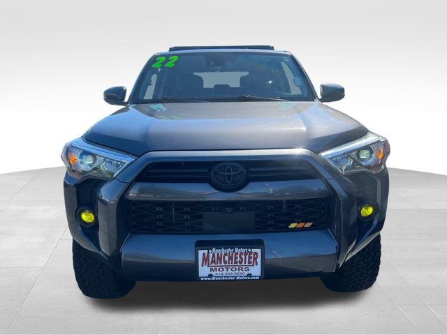 Used 2022 Toyota 4Runner SR5 Premium w/ Moonroof Package AWD/4WD image 2