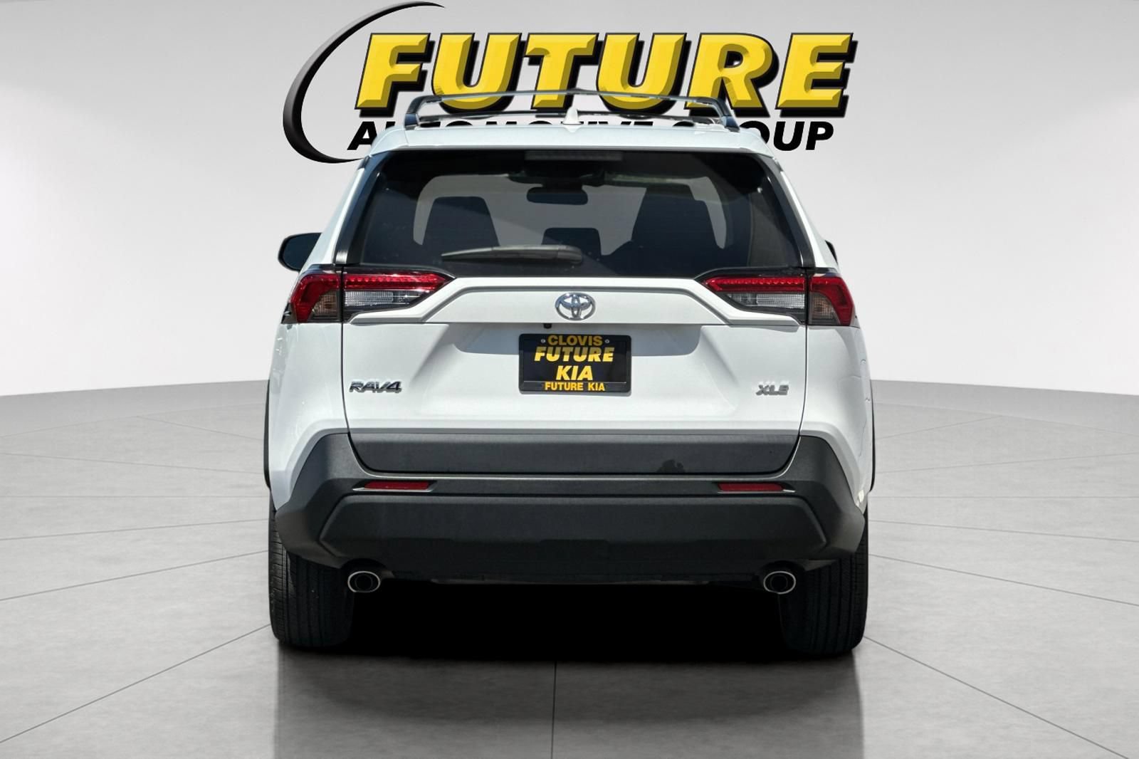 Used 2024 Toyota RAV4 XLE w/ Convenience Package FWD image 5