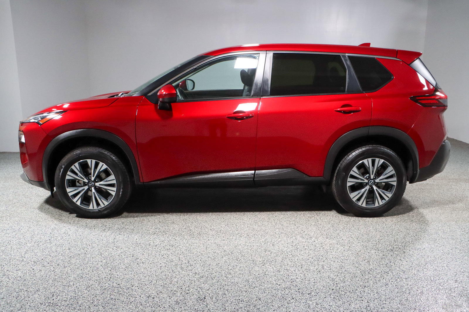 Used 2023 Nissan Rogue SV image 10