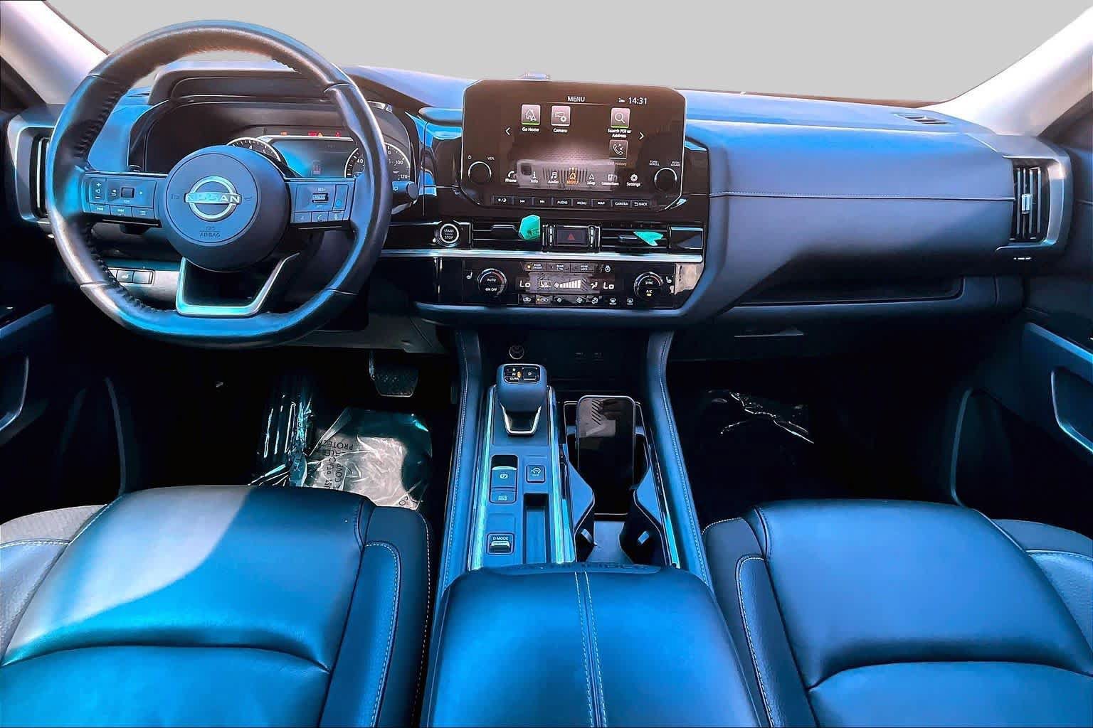 Used 2023 Nissan Pathfinder SL w/ Lighting Package (N92) FWD image 15