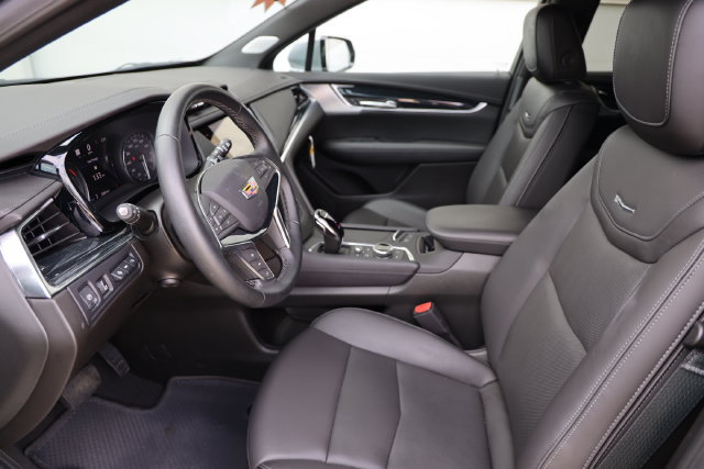 New 2025 Cadillac XT5 Premium Luxury w/ Technology Package FWD image 13