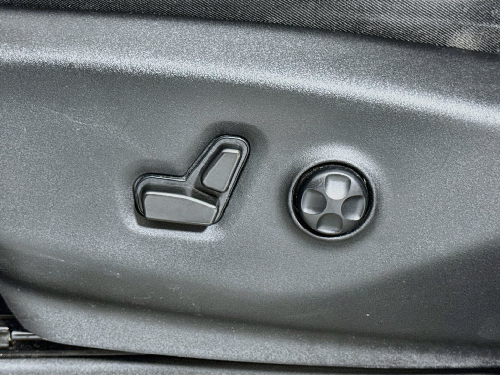 Used 2022 Chrysler Pacifica Touring-L FWD image 19