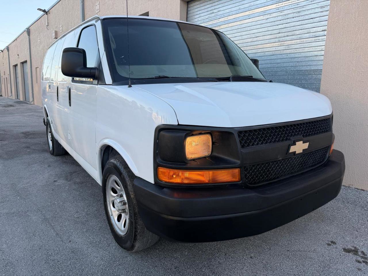 Used 2011 Chevrolet Express 1500 image 9