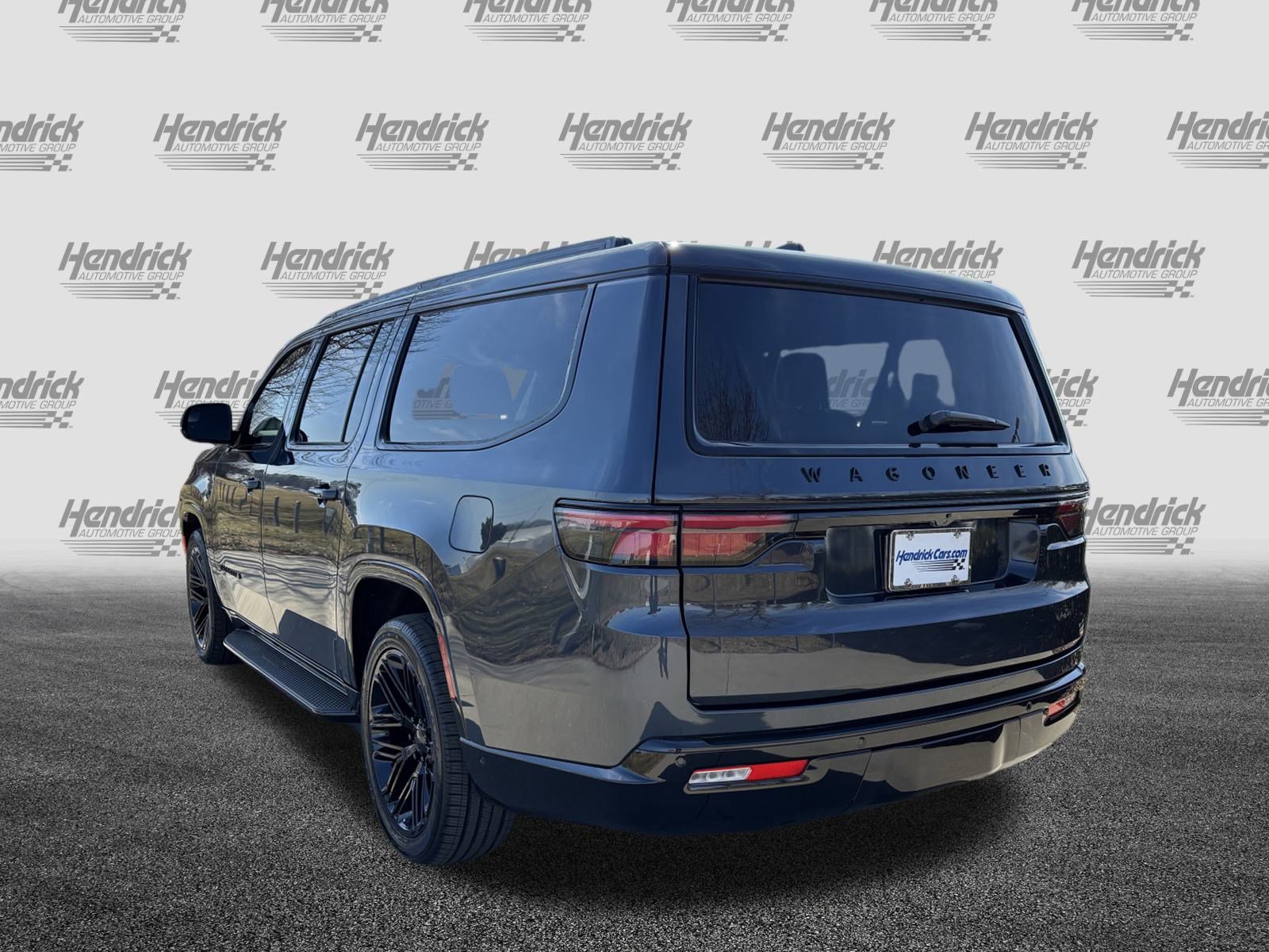 Used 2024 Jeep Wagoneer L Series II w/ Convenience Group I image 8