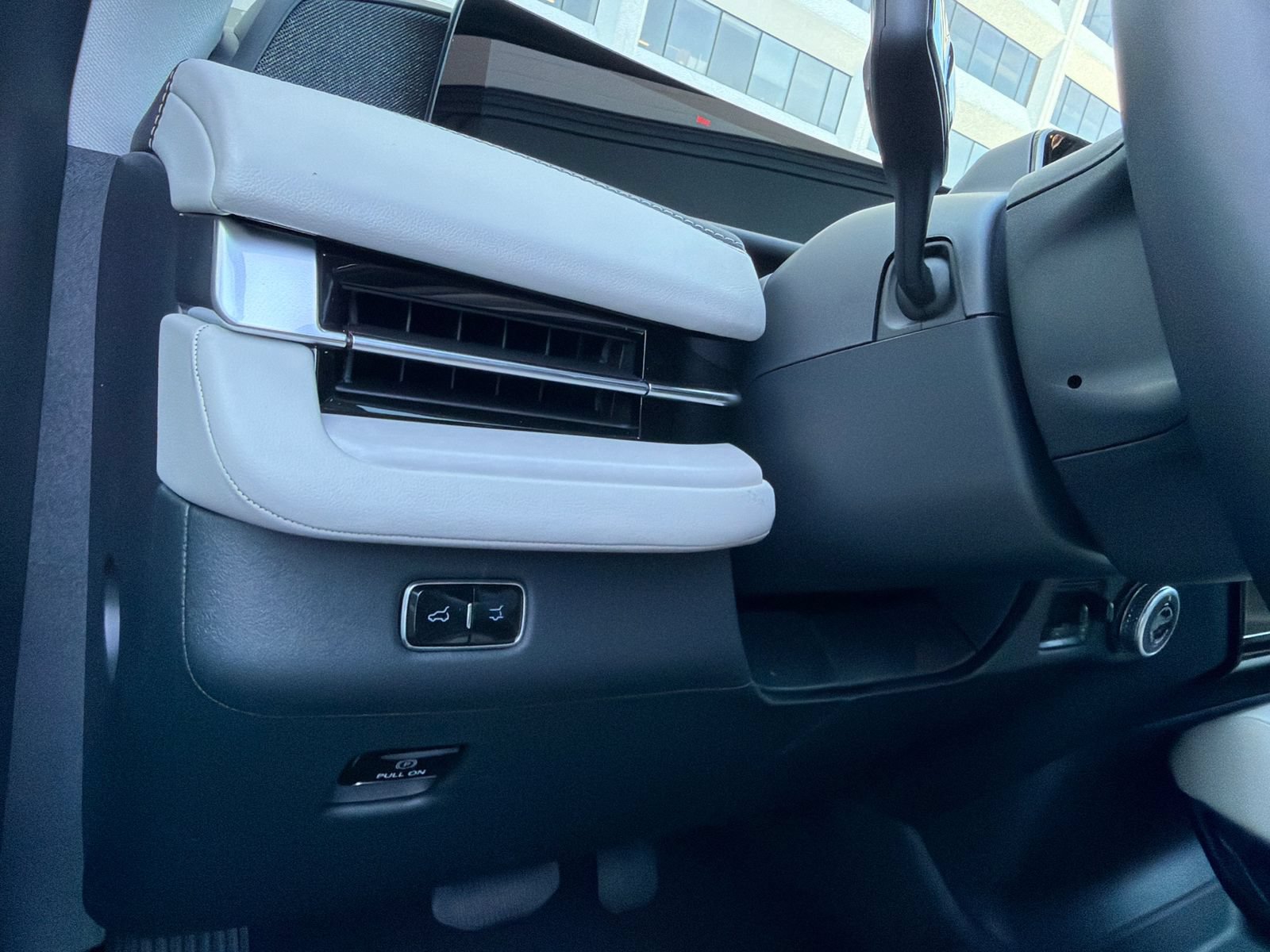 New 2026 Lincoln Navigator Reserve AWD/4WD image 33
