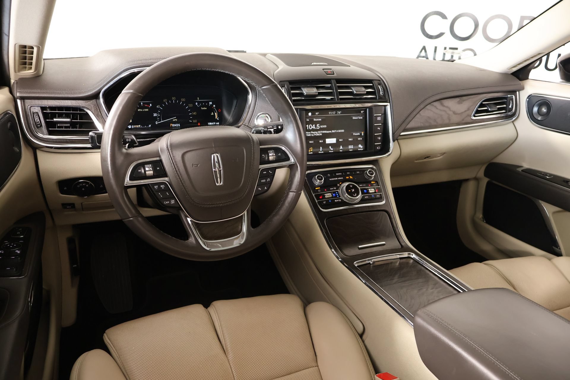 Used 2019 Lincoln Continental Reserve FWD image 2