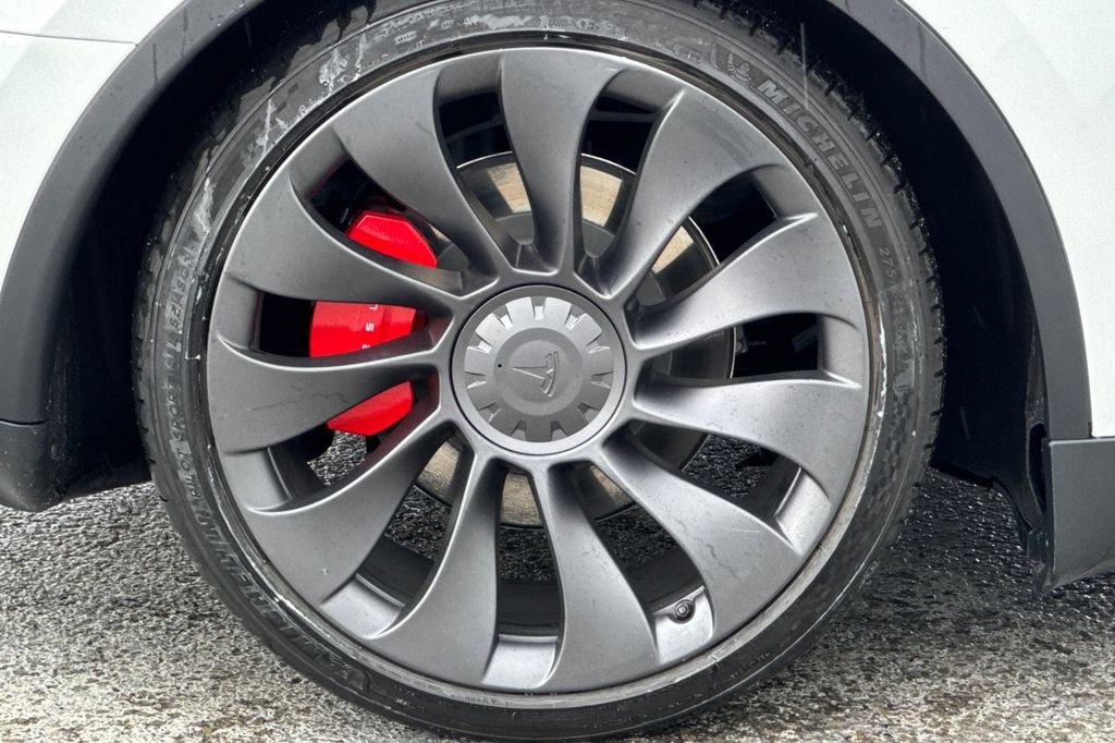 Used 2025 Tesla Model Y Performance image 24