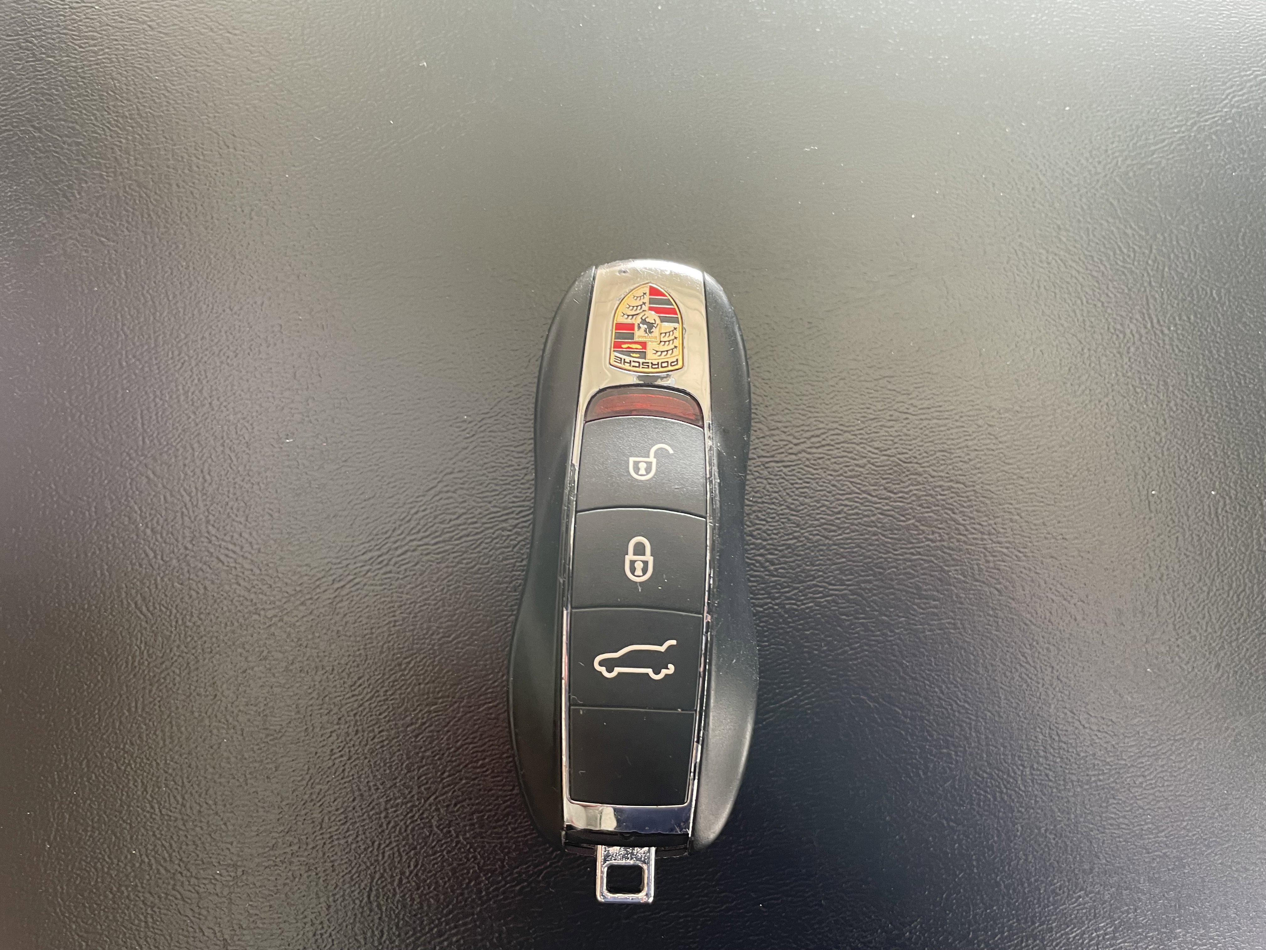 Certified 2018 Porsche Cayenne Platinum Edition image 25