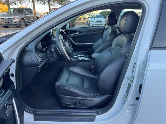 Used 2018 Kia Stinger Premium image 16