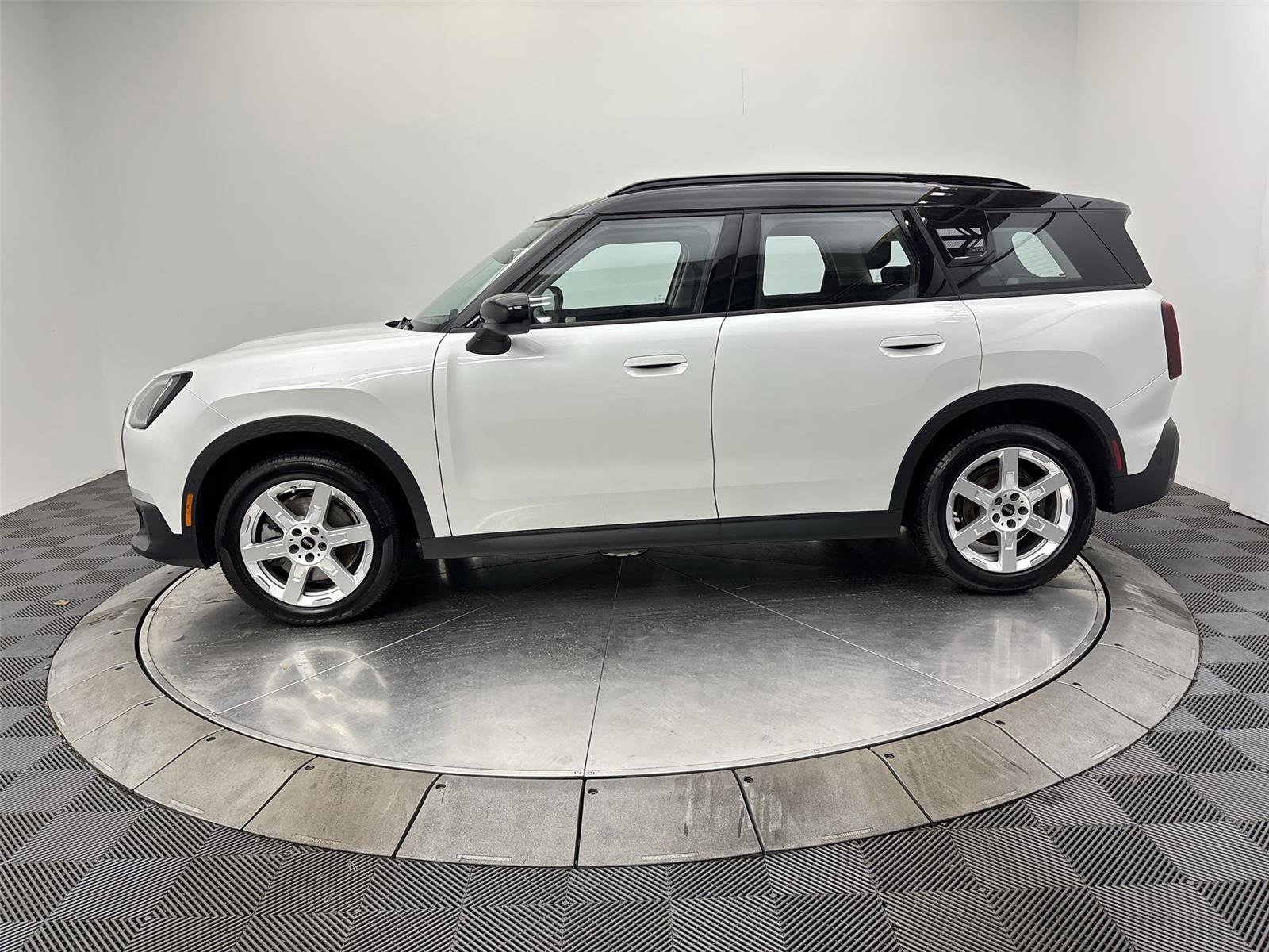 Used 2025 MINI Cooper Countryman S image 16