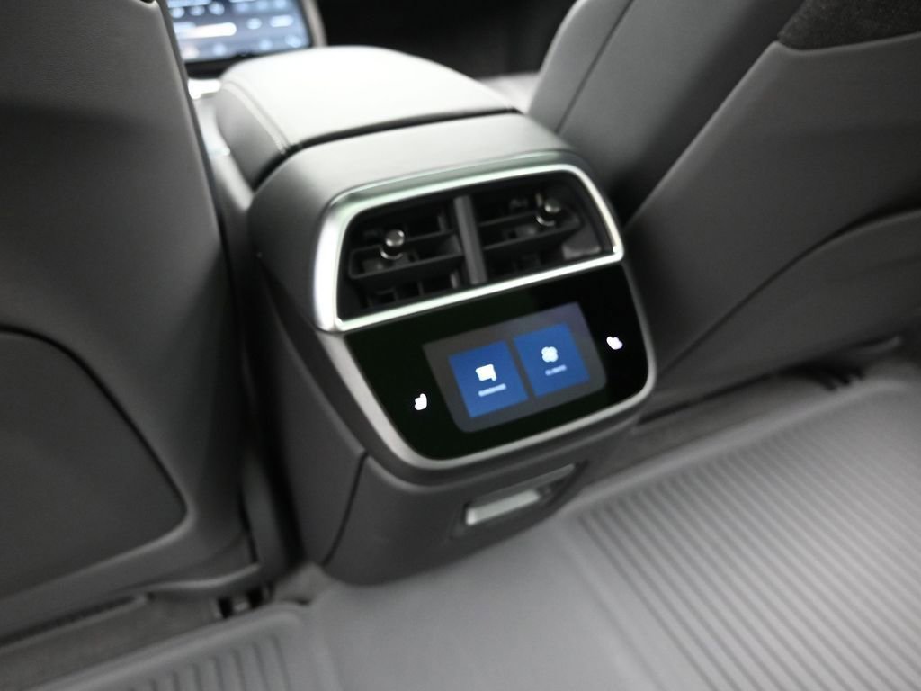 Used 2022 Lucid Air Grand Touring image 28