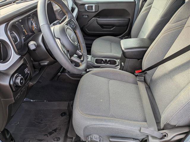 Used 2024 Jeep Wrangler Willys AWD/4WD image 15