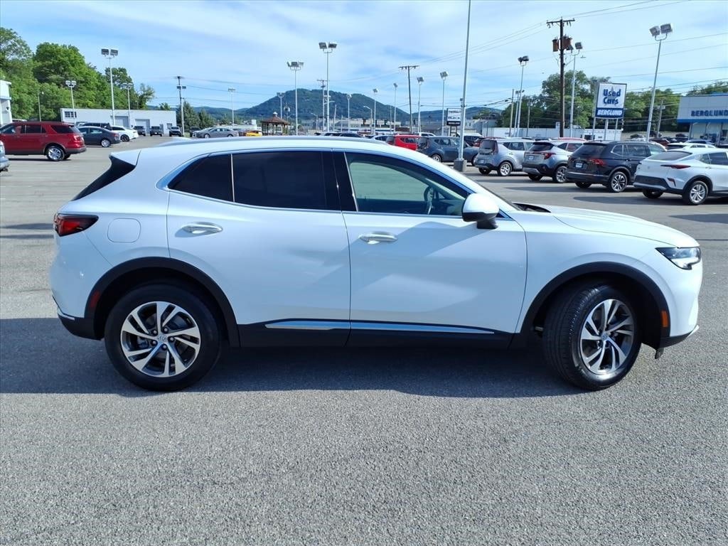 Used 2023 Buick Envision Essence FWD image 2